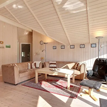 Two-bedroom Holiday In 펜션 *