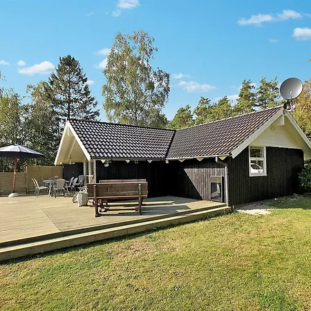 Two-bedroom Holiday In * Hals